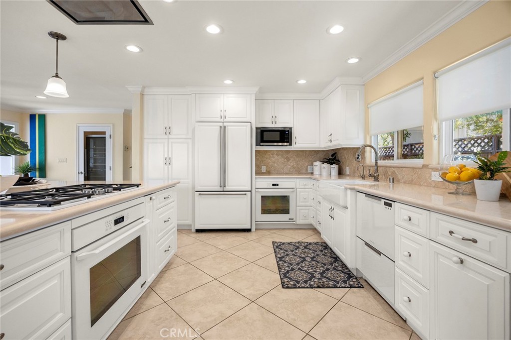 1016 N Highland Avenue