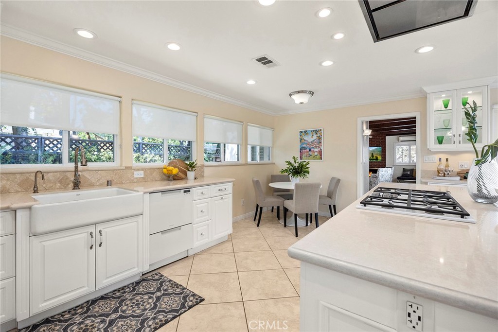 1016 N Highland Avenue