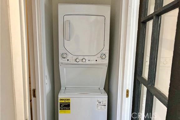 341 W Whiting Avenue