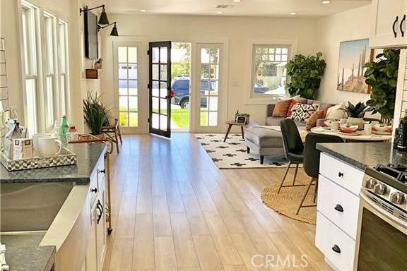 341 W Whiting Avenue