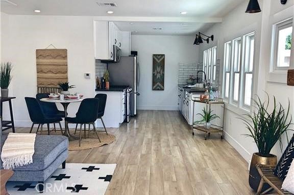 341 W Whiting Avenue