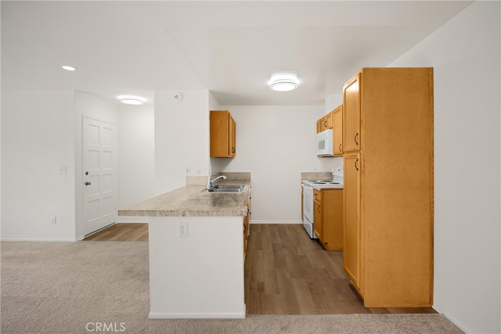 2521 W Sunflower Avenue R8