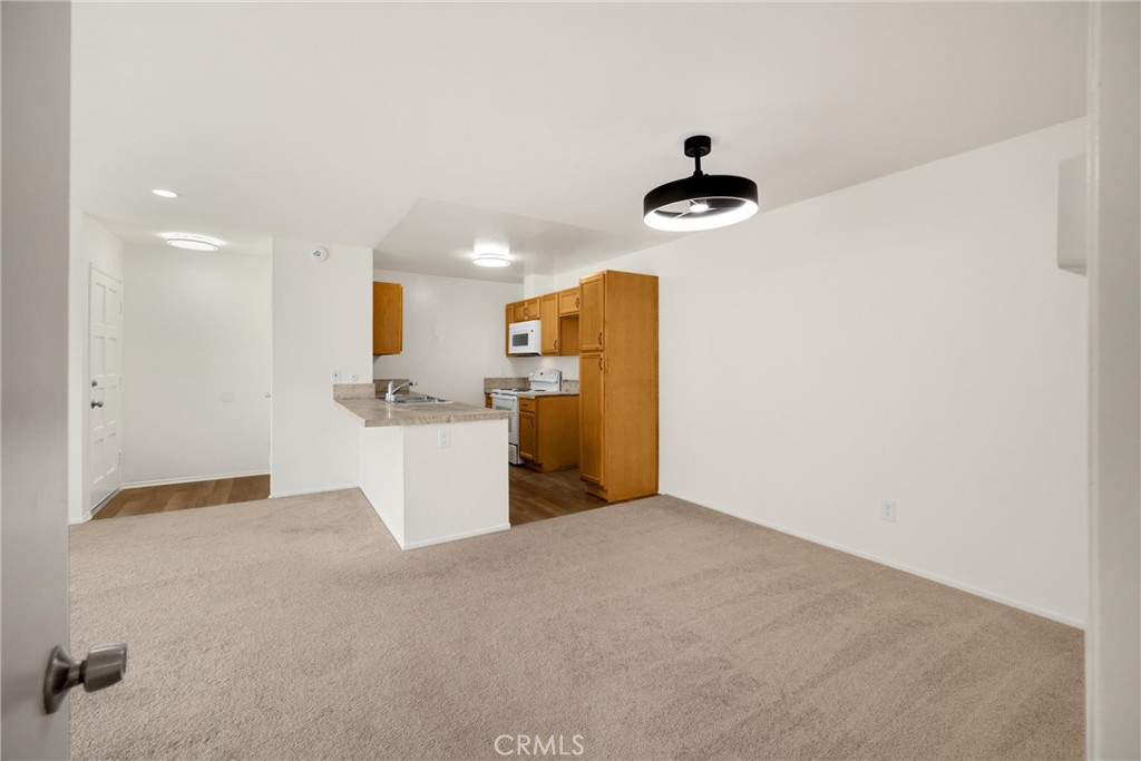 2521 W Sunflower Avenue R8