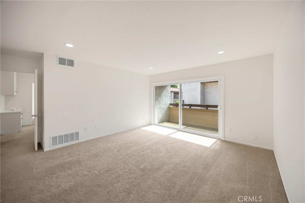 2521 W Sunflower Avenue R8