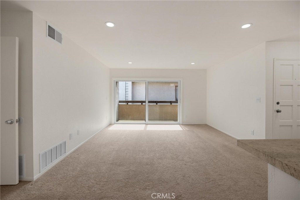 2521 W Sunflower Avenue R8