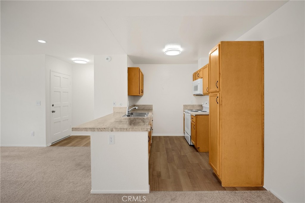 2521 W Sunflower Avenue R8