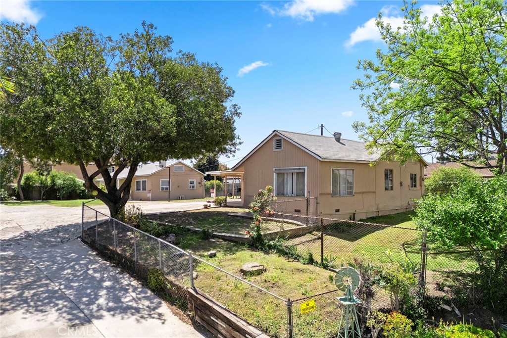 418 W Olive Avenue