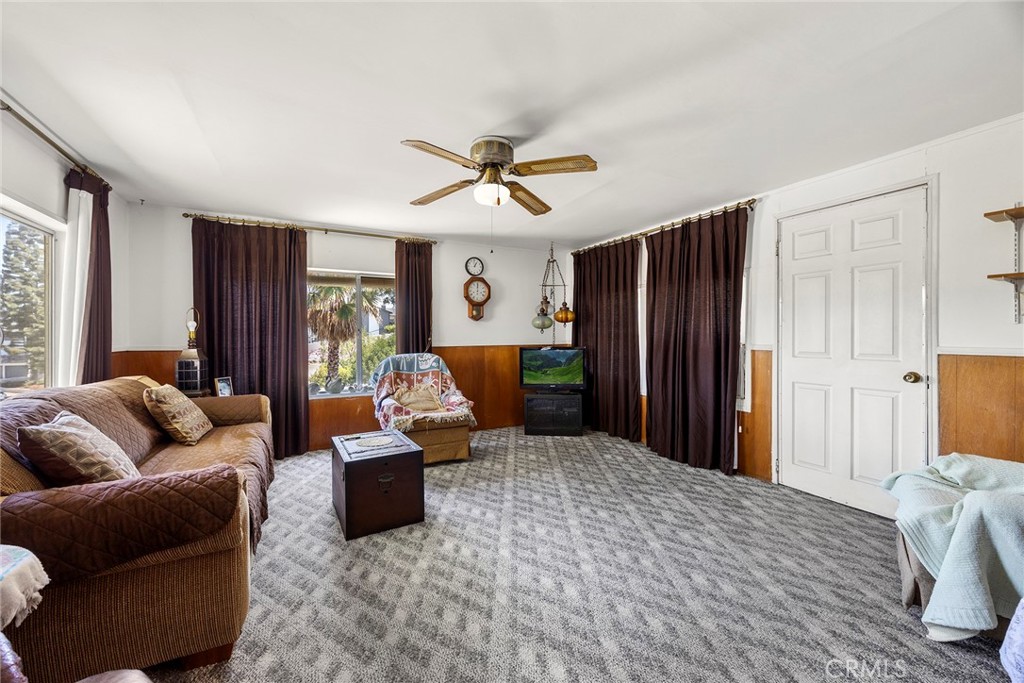 418 W Olive Avenue