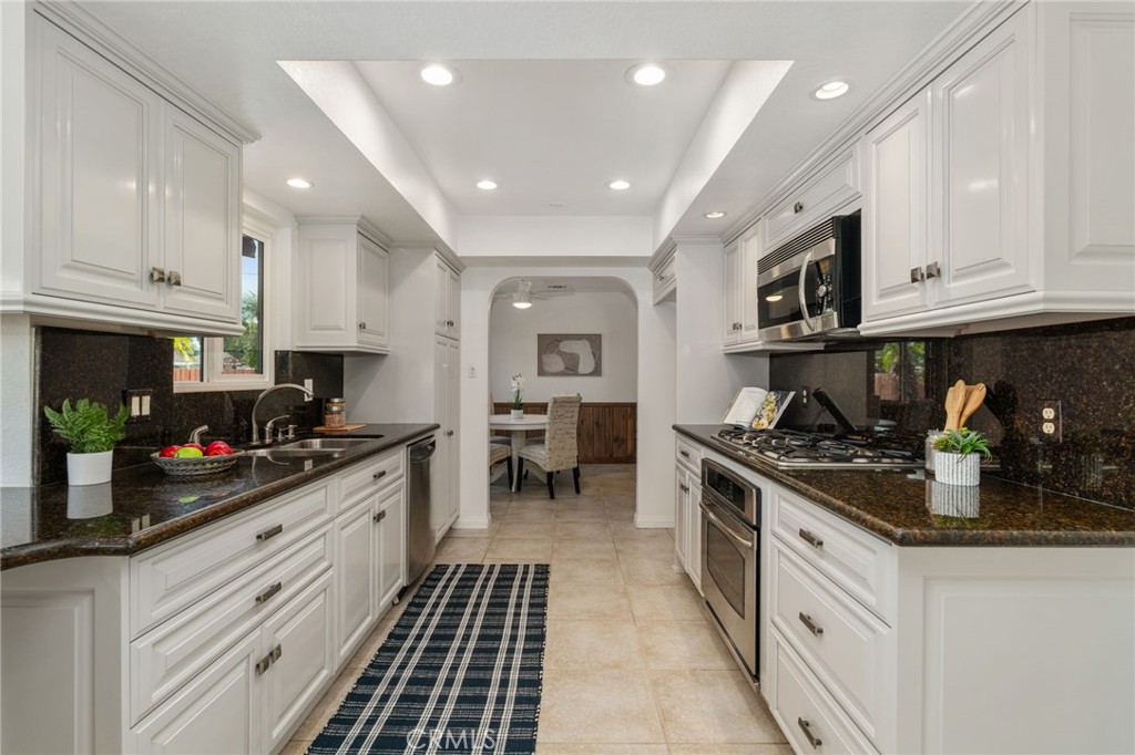 2041 Caballeros Road