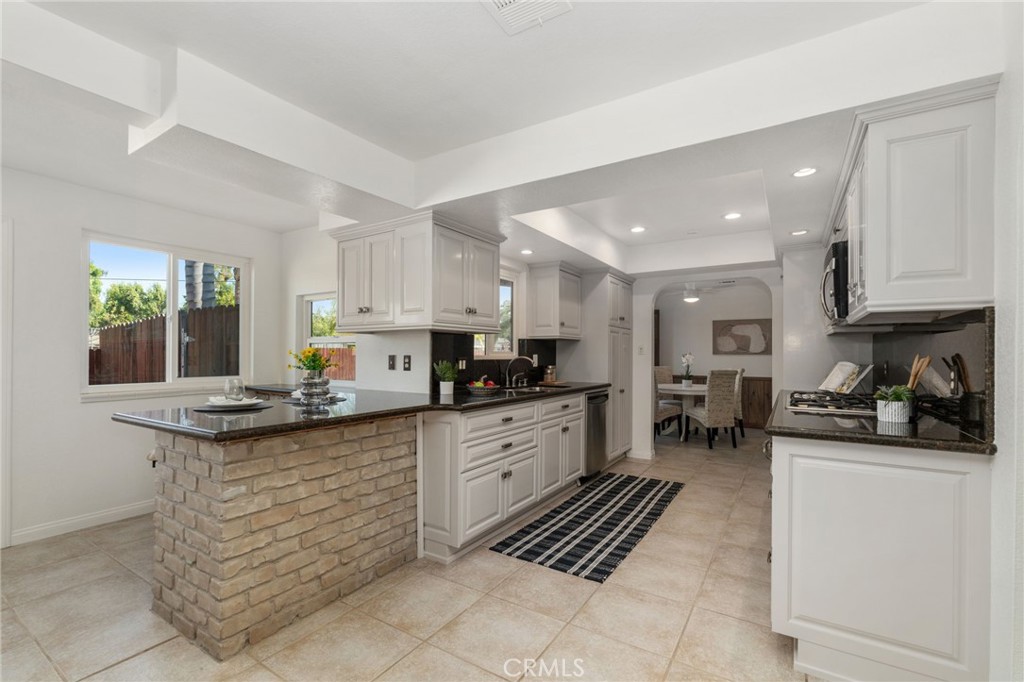 2041 Caballeros Road