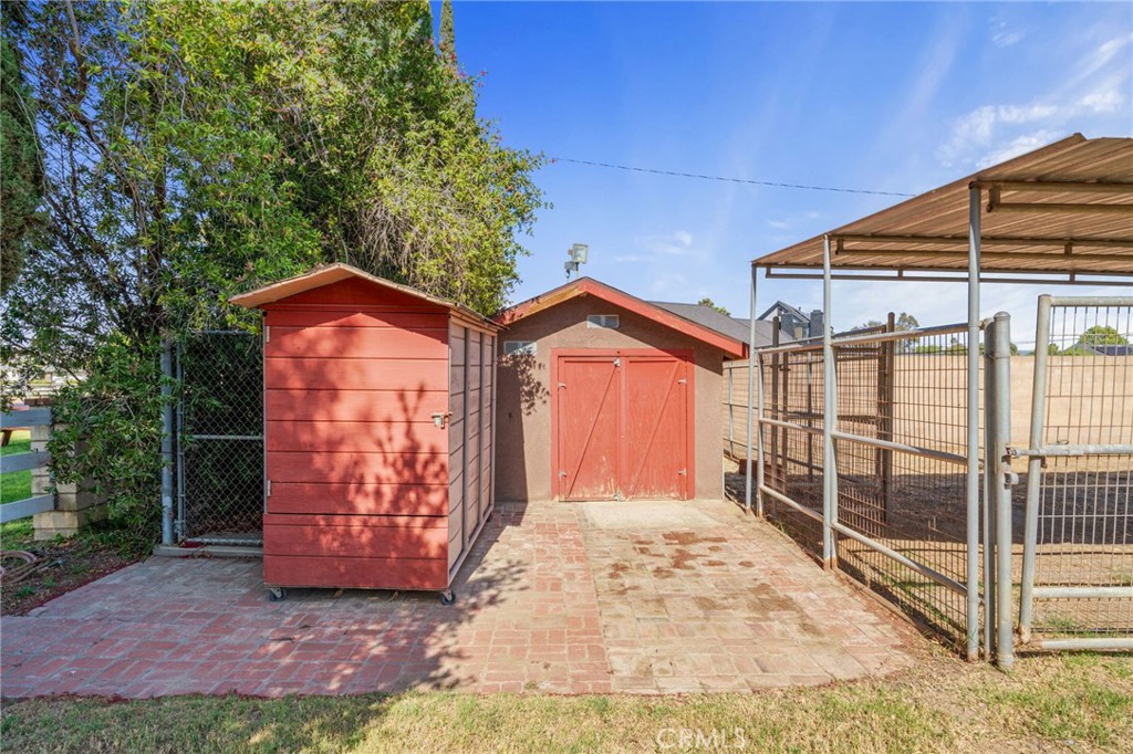 2041 Caballeros Road