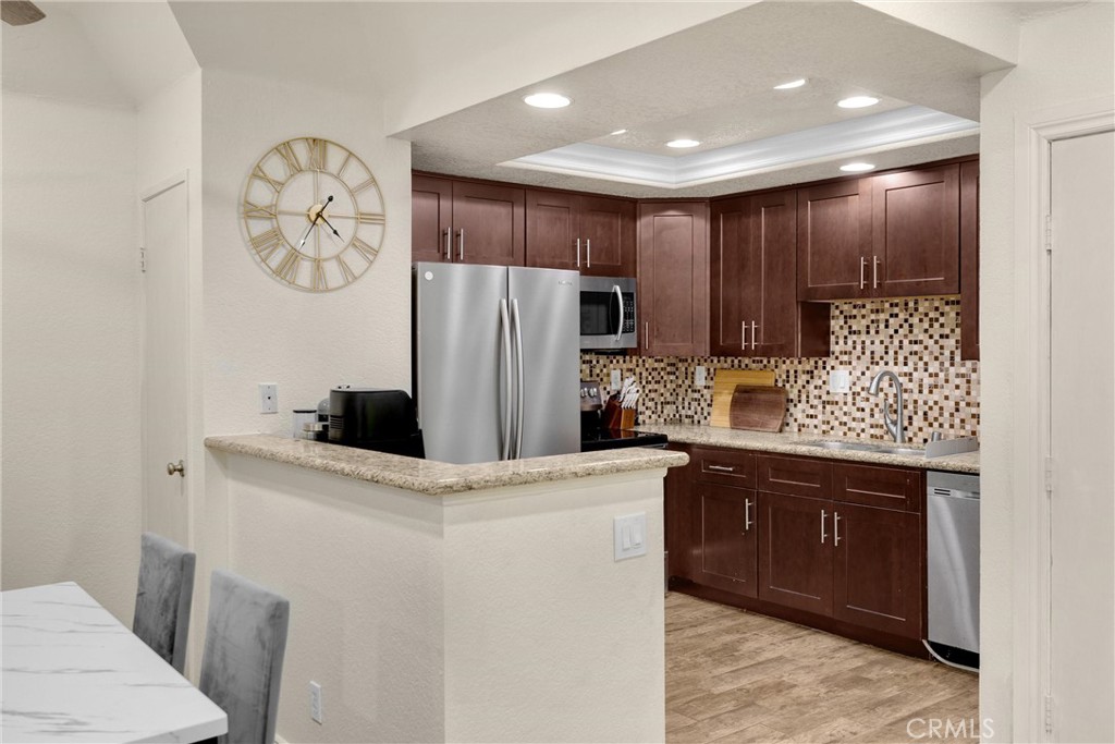 22709 Lakeway Dr 493