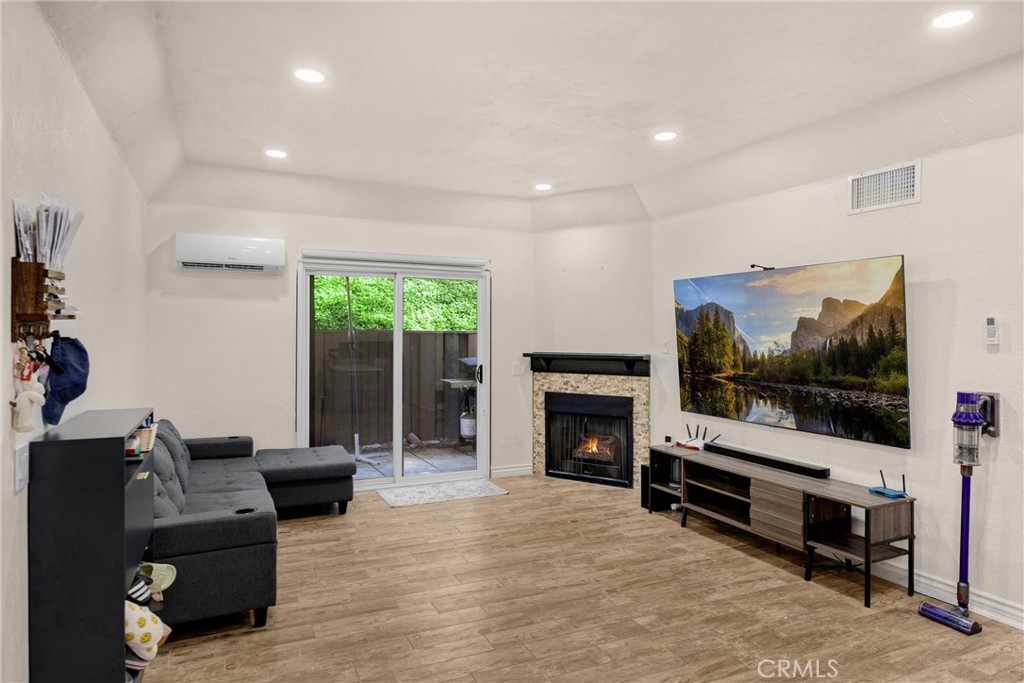 22709 Lakeway Dr 493