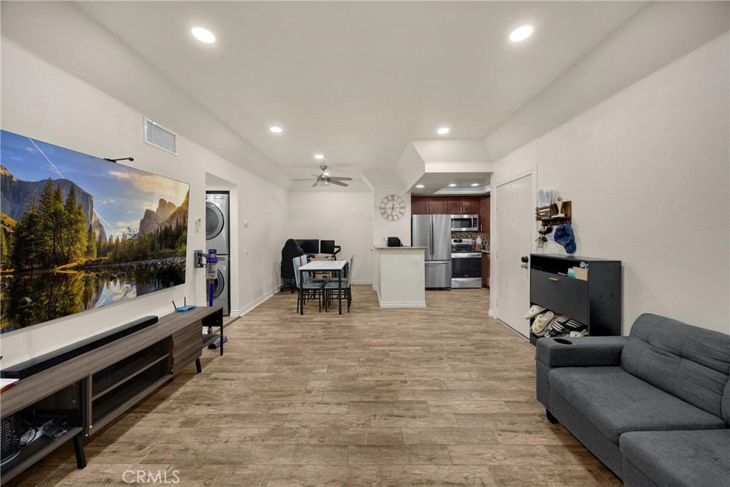 22709 Lakeway Dr 493