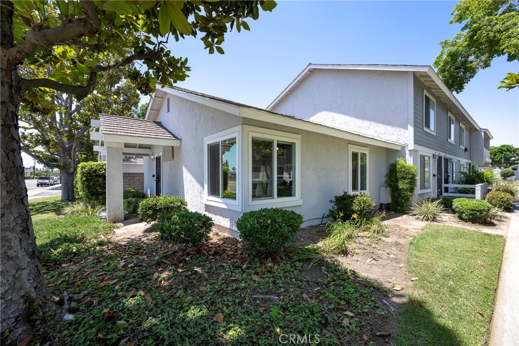 2302 Cayuga Avenue