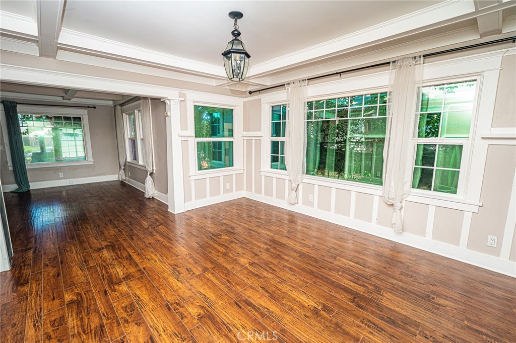 220 Palm Place