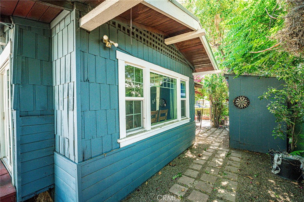 220 Palm Place