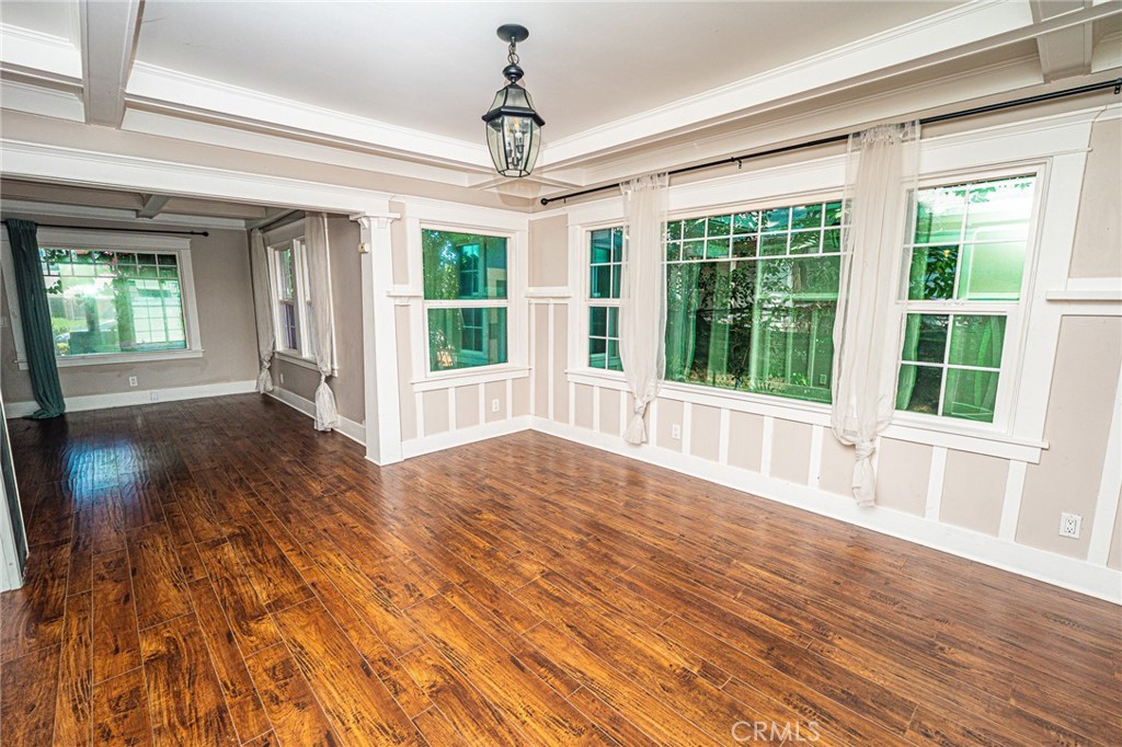 220 Palm Place