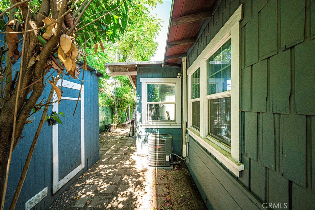 220 Palm Place