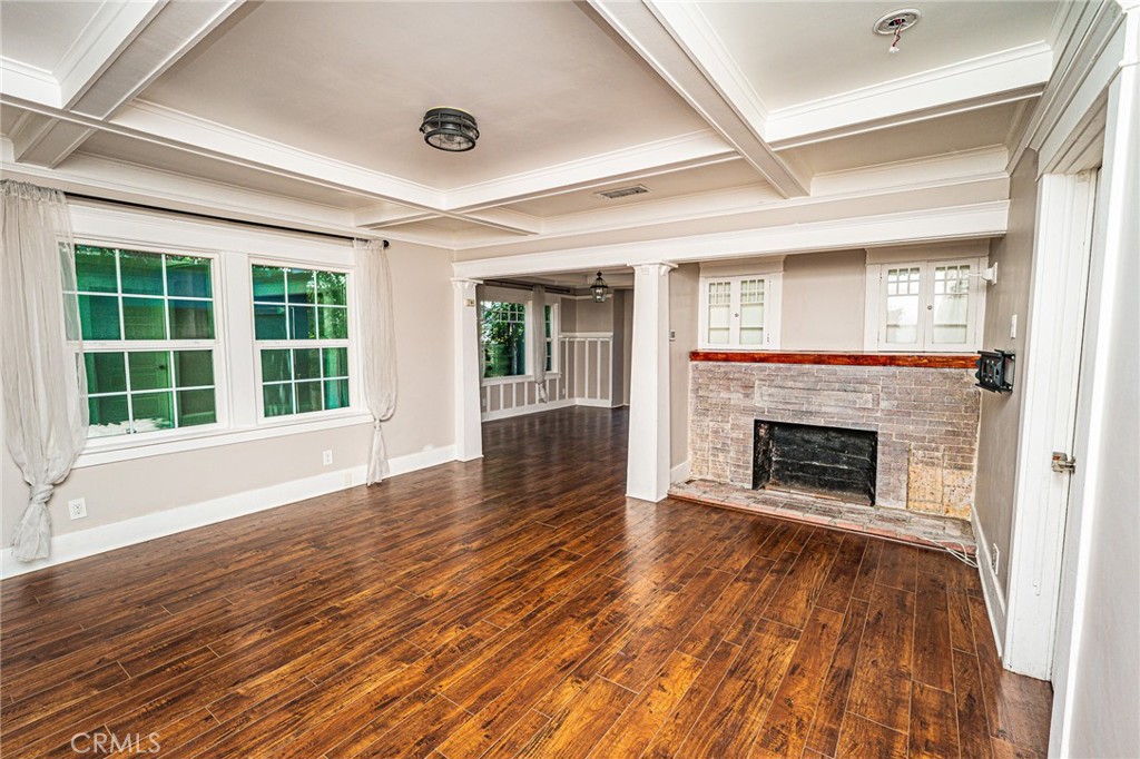 220 Palm Place