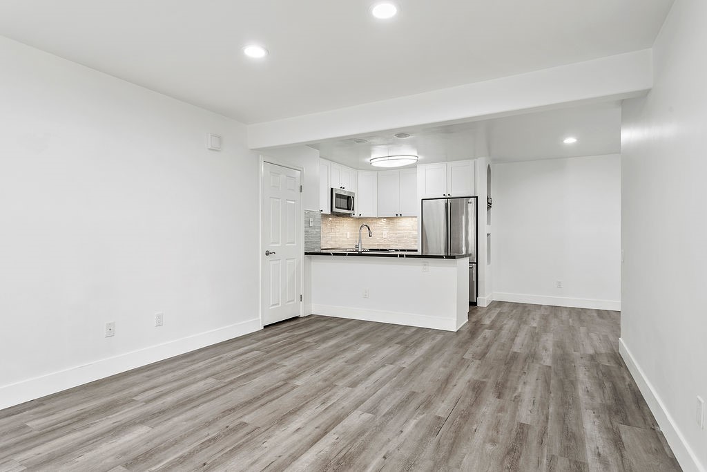 5404 Balboa Arms Drive 369