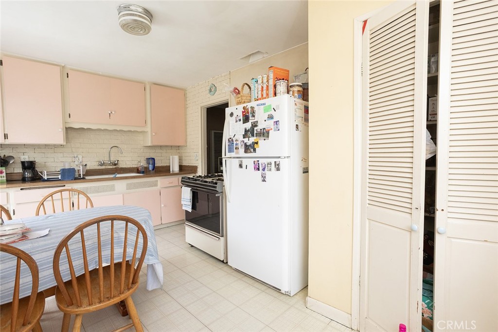 218 Muroc Place