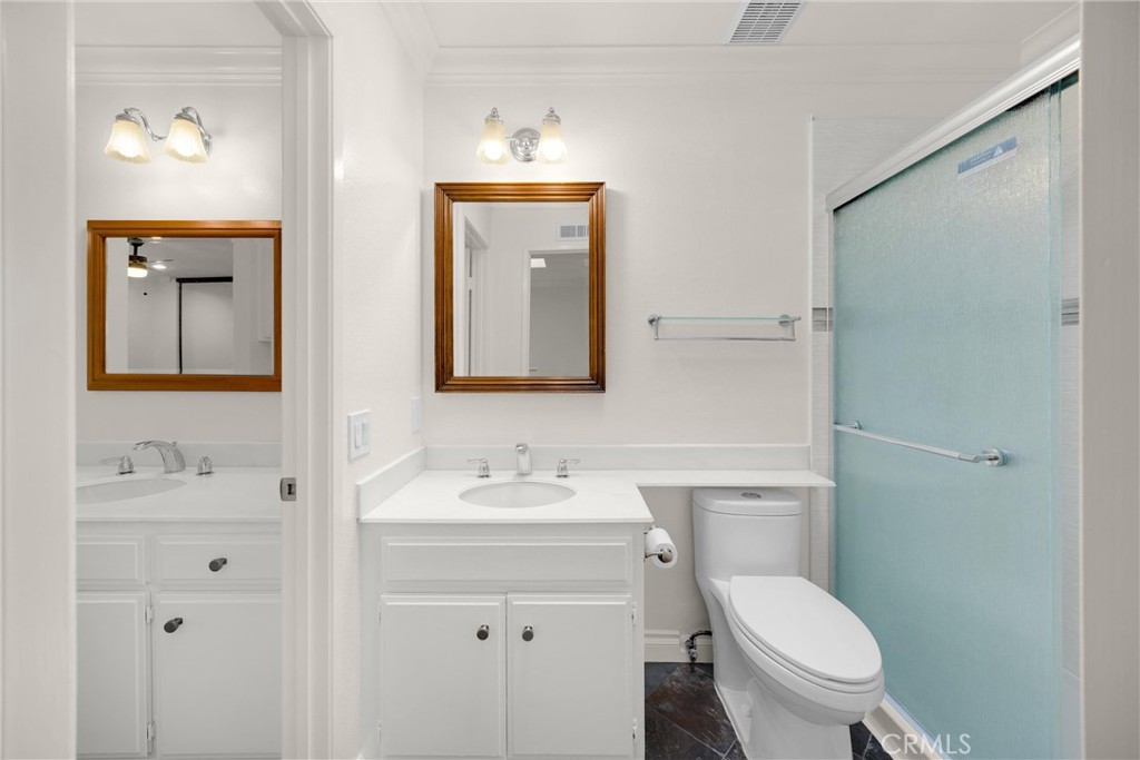 307 N Singingwood Street 32