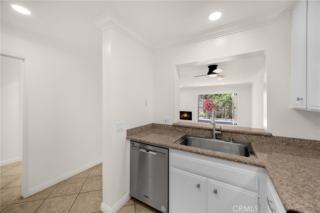 307 N Singingwood Street 32