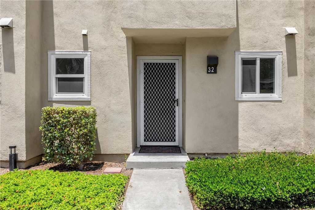 307 N Singingwood Street 32