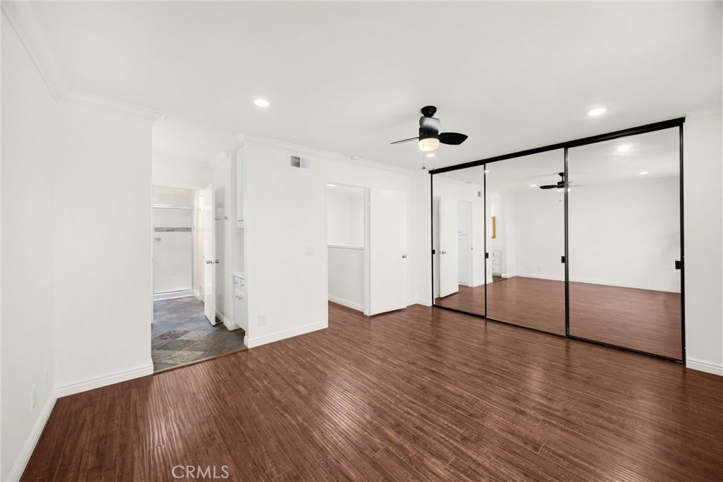 307 N Singingwood Street 32