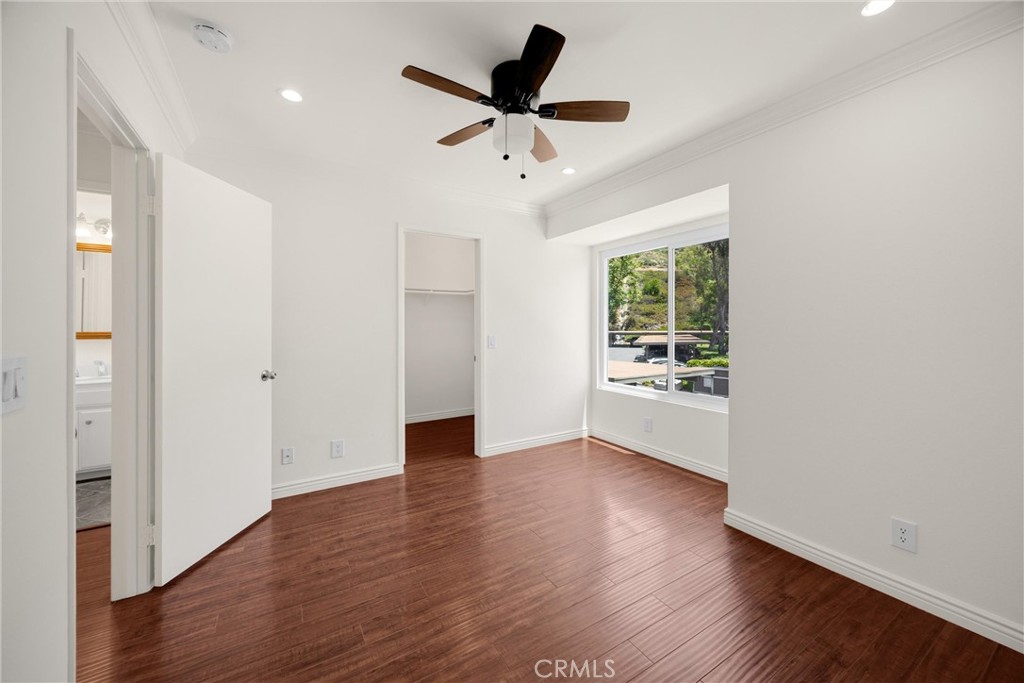 307 N Singingwood Street 32