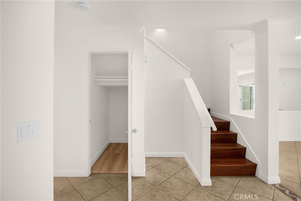 307 N Singingwood Street 32