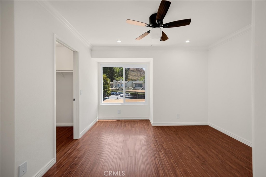 307 N Singingwood Street 32