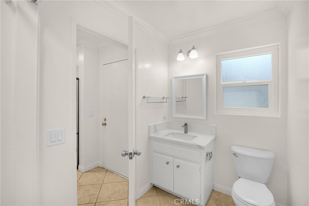 307 N Singingwood Street 32