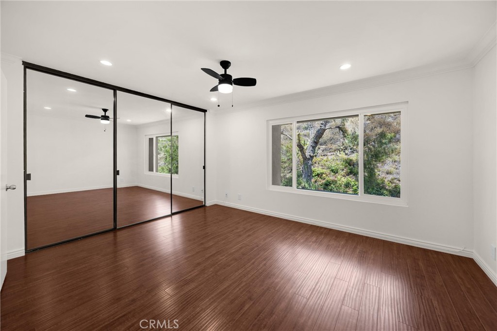 307 N Singingwood Street 32