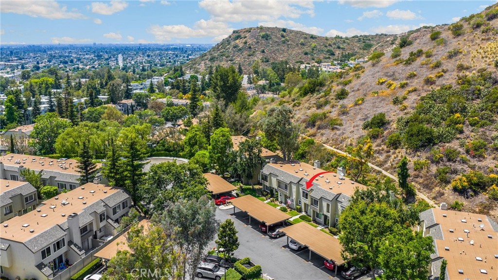 307 N Singingwood Street 32