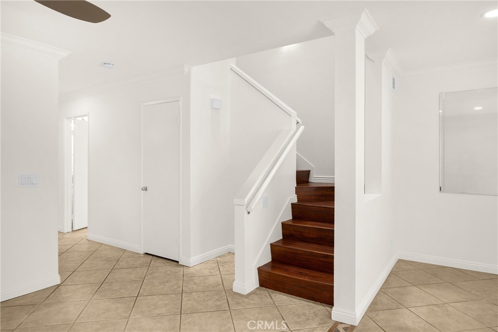 307 N Singingwood Street 32