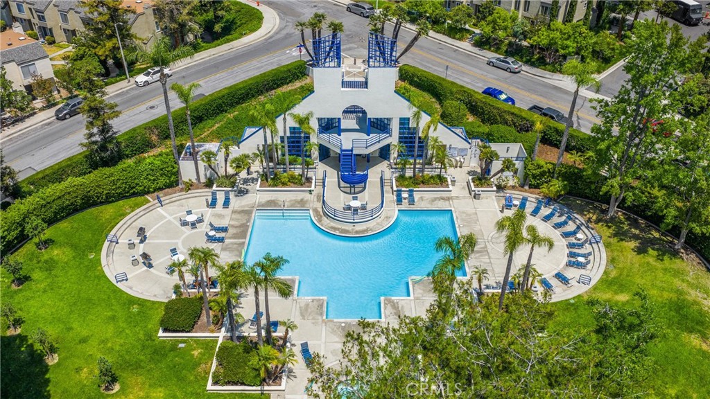 307 N Singingwood Street 32