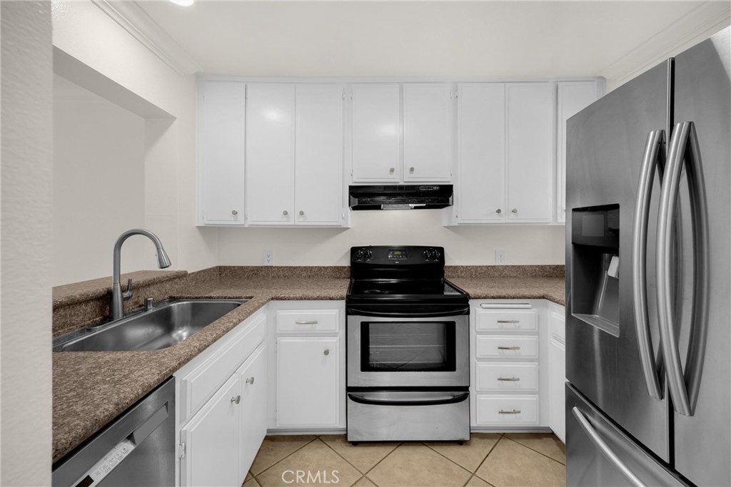 307 N Singingwood Street 32