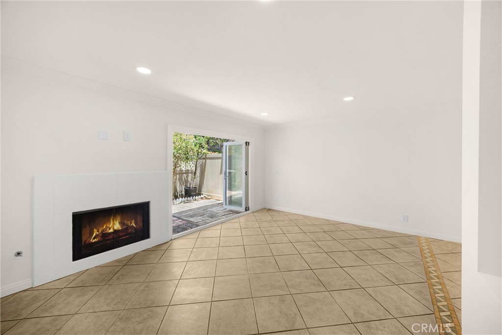 307 N Singingwood Street 32