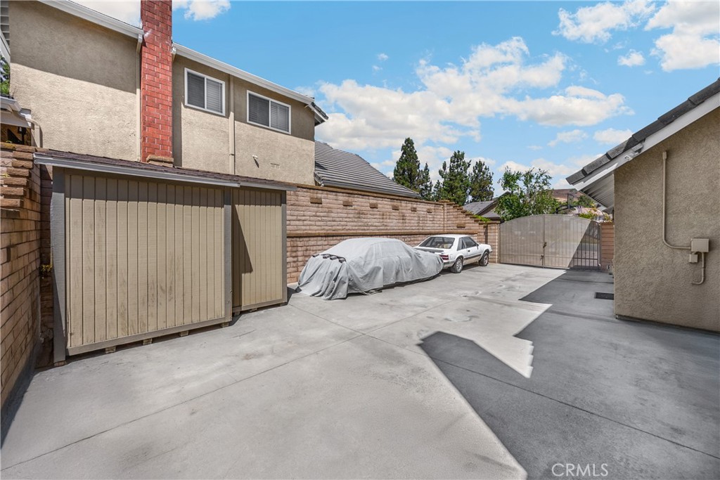 21210 Twin Oak
