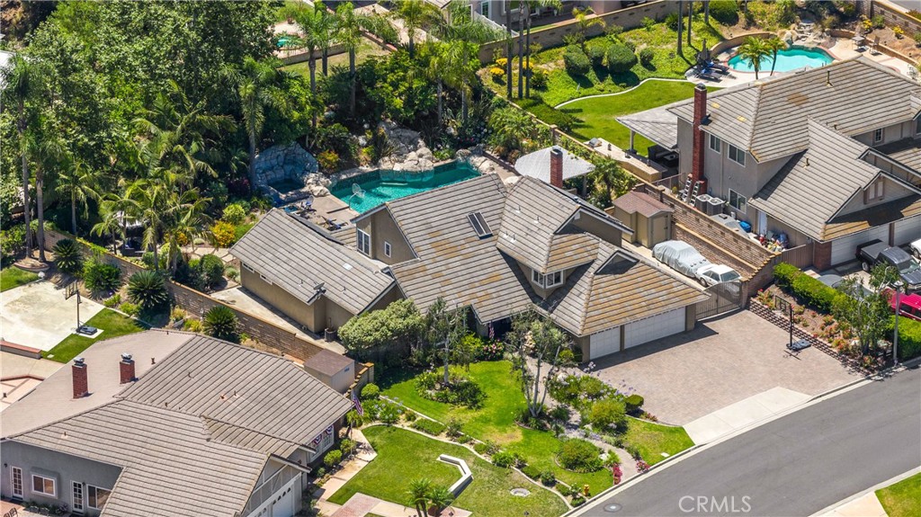 21210 Twin Oak