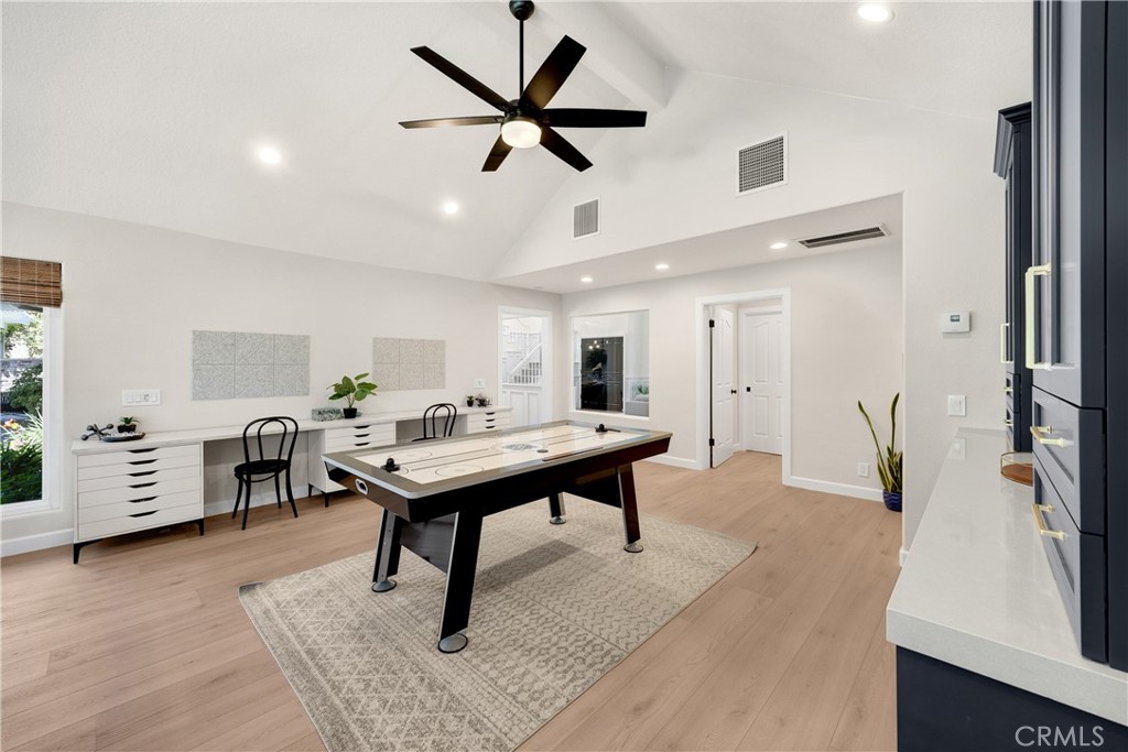 21210 Twin Oak