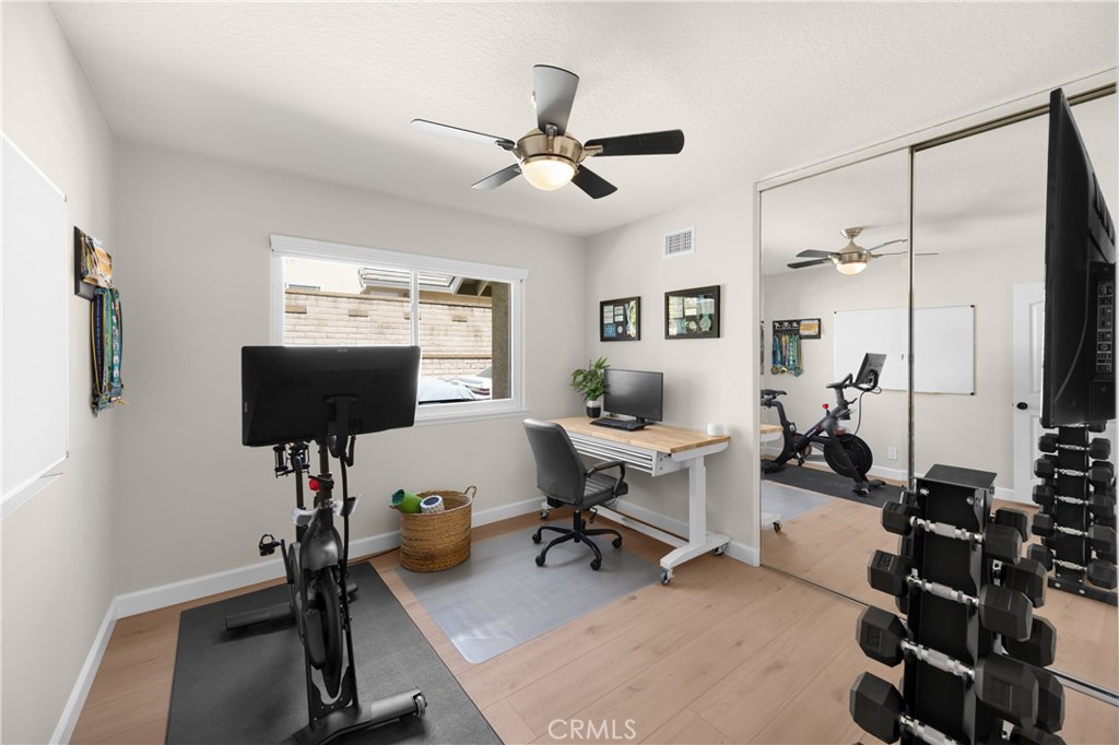 21210 Twin Oak