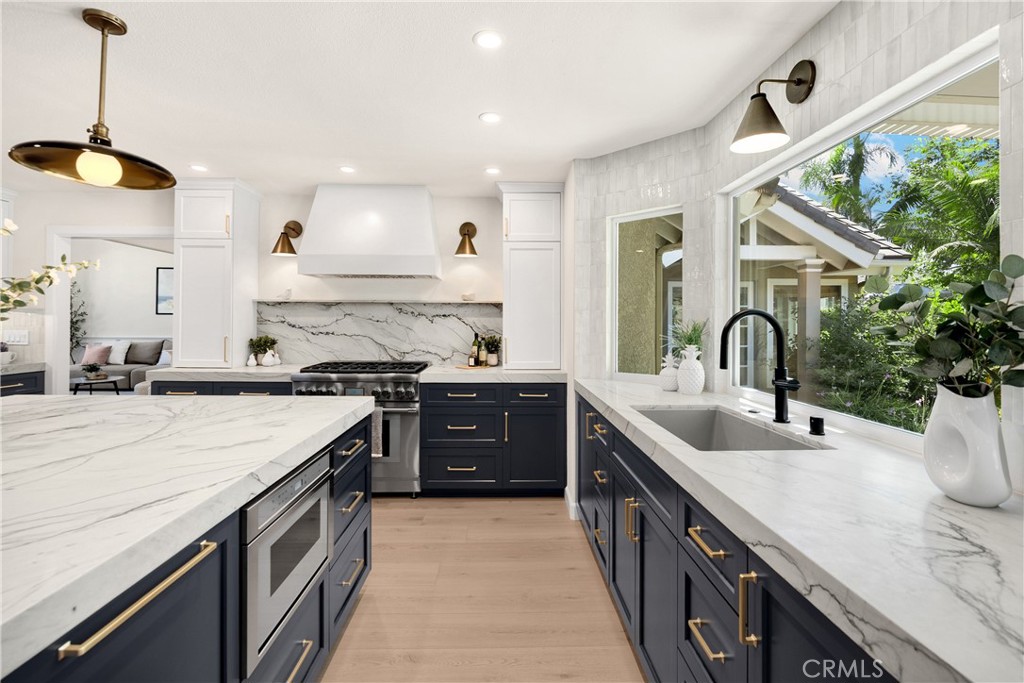 21210 Twin Oak