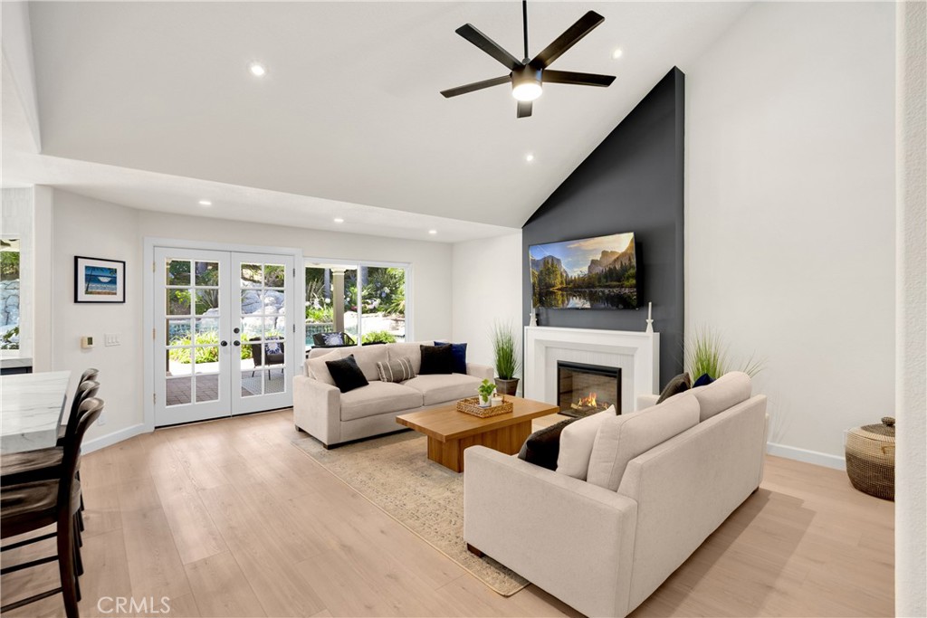 21210 Twin Oak