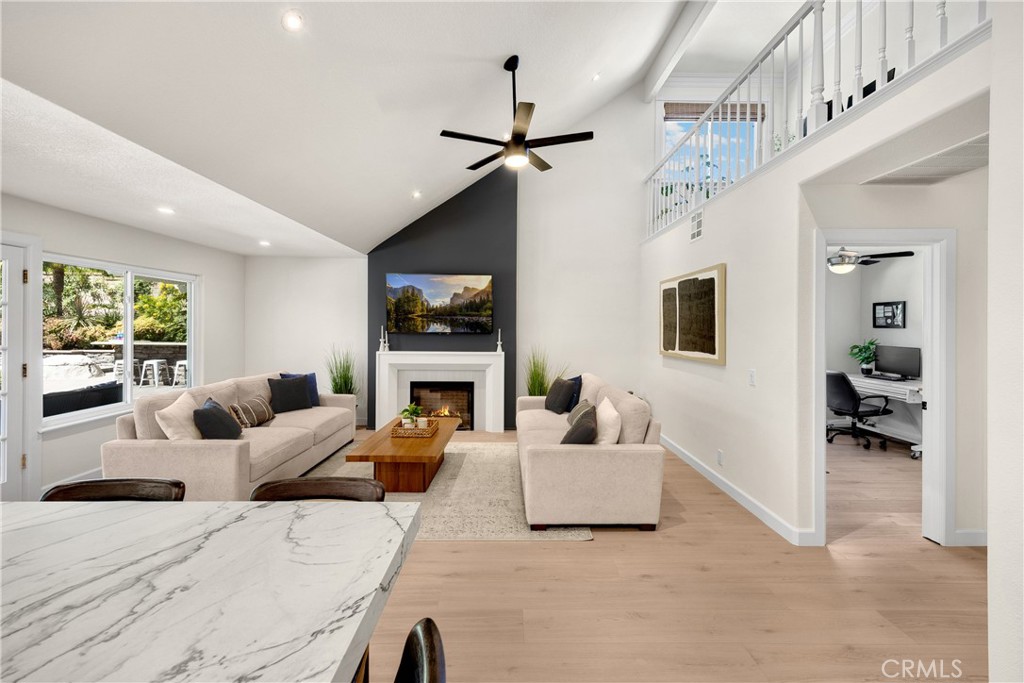 21210 Twin Oak