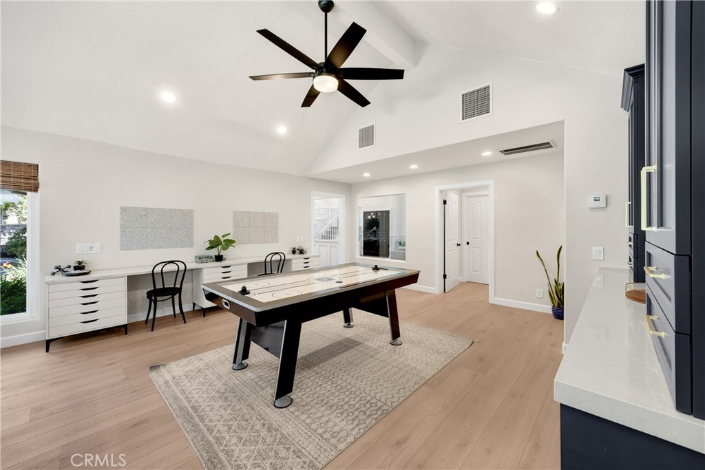21210 Twin Oak