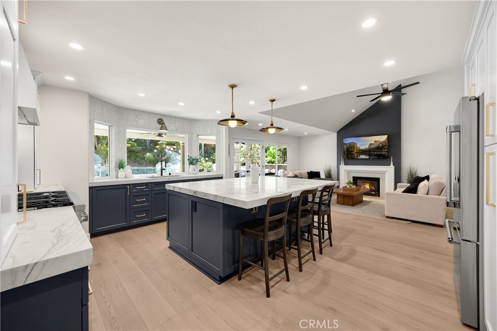 21210 Twin Oak
