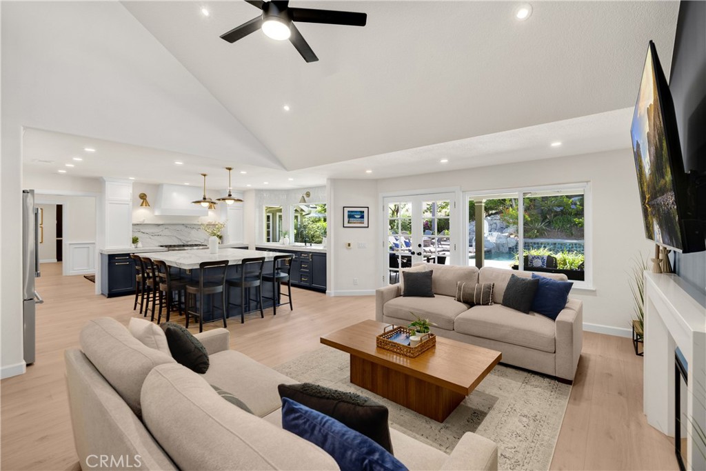 21210 Twin Oak
